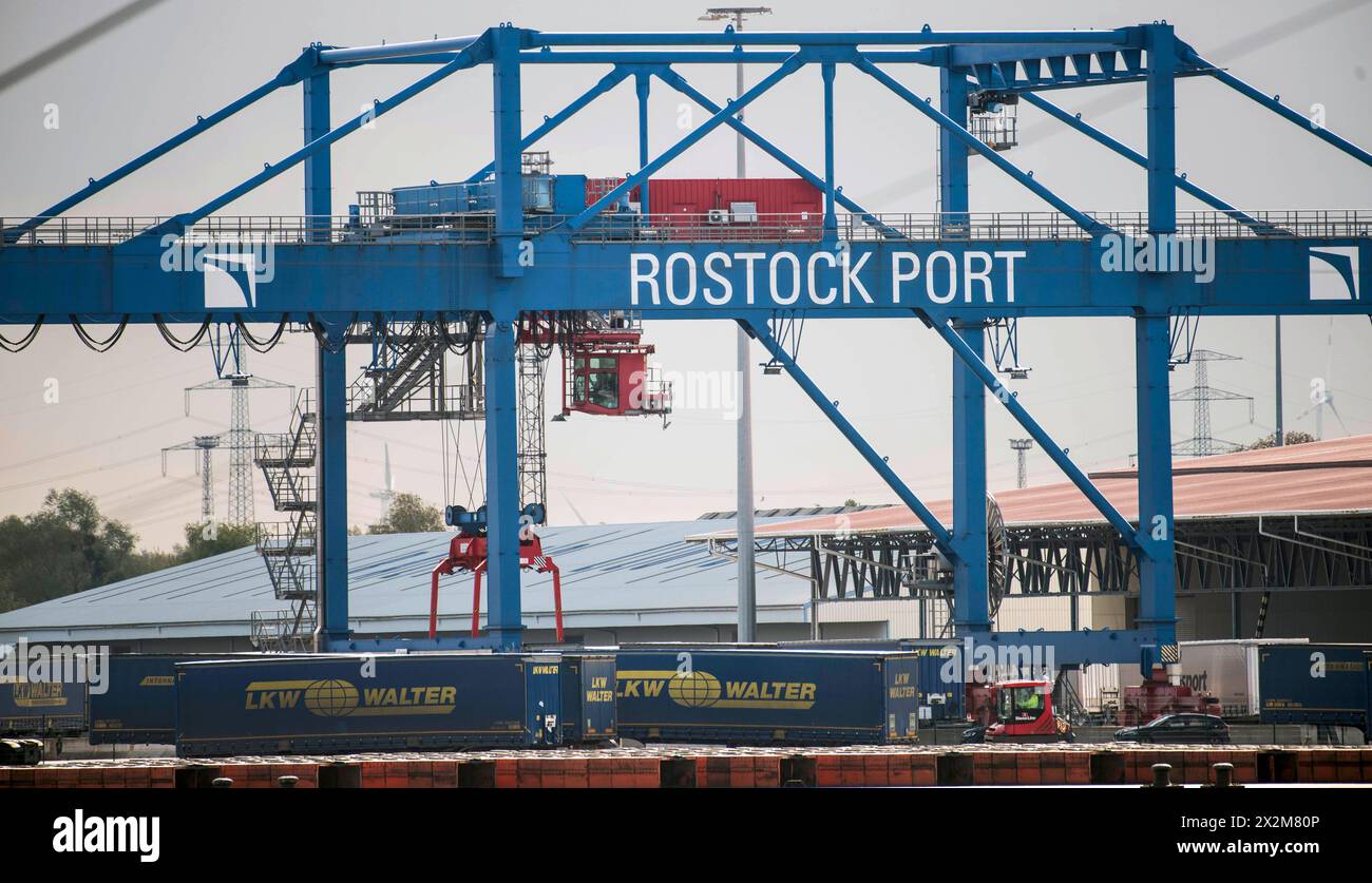 Der Umschlaghafen in Rostock. Rostock *** The port of transshipment in