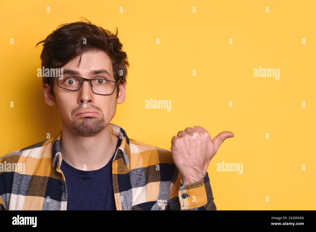 Over reaction face hi-res stock photography and images - Alamy