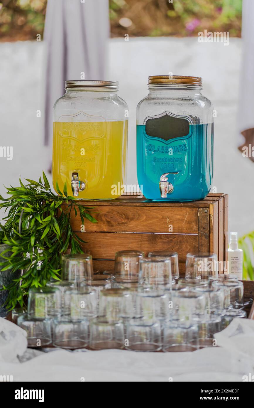 Glass beverage jar spigot hi-res stock photography and images - Alamy, image size:866x1390