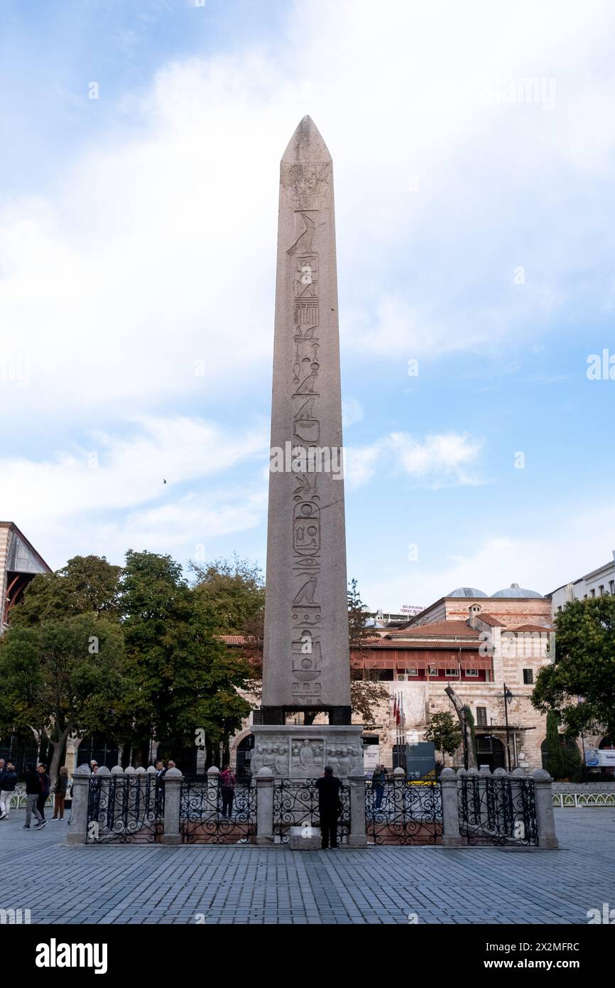 View of the Obelisk of Theodosius (Theodosius Dikilitası), the Egyptian obelisk of Thutmose III that adorns the Constantinople Hippodrome, now Sultana Stock Photo