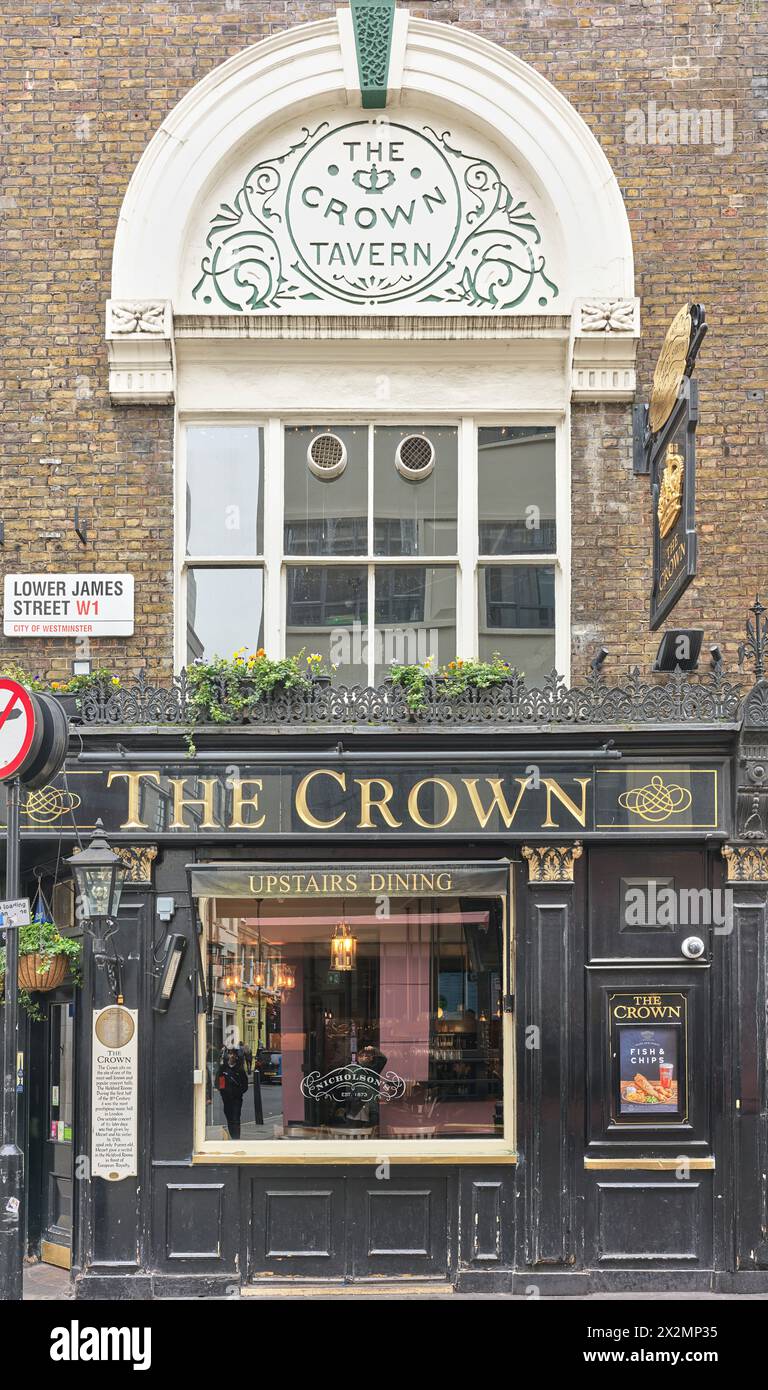 The Crown tavern, London, where the 9 year old Mozart and his sister ...