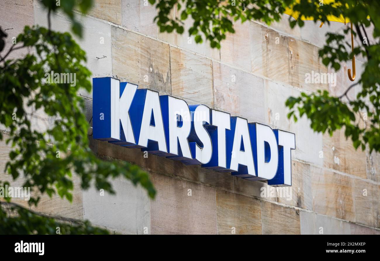 Logo der Karstadt Filiale in der Konstanzer Innenstadt. (Konstanz, Deutschland, 08.05.2022) Stock Photo