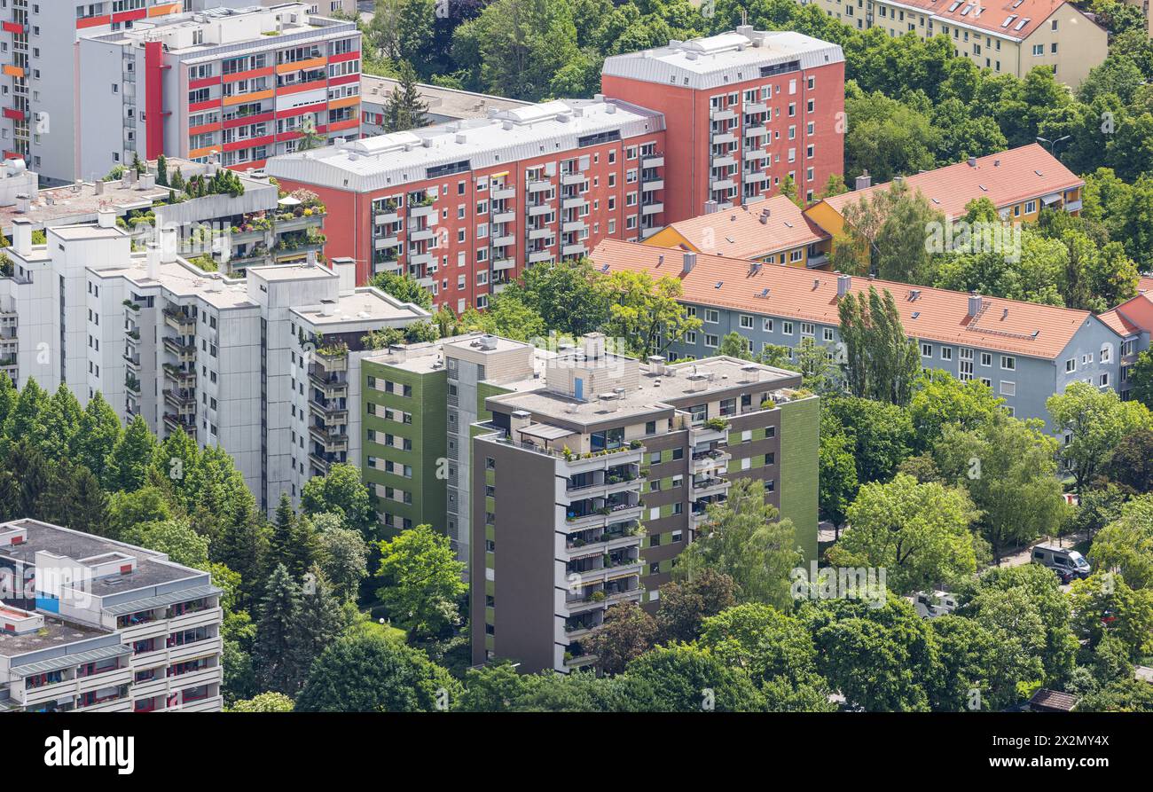 Blick auf die Wohngebiete der Landeshauptstadt München im Freistaat Bayern. (München, Deutschland, 27.05.2022) Stock Photo