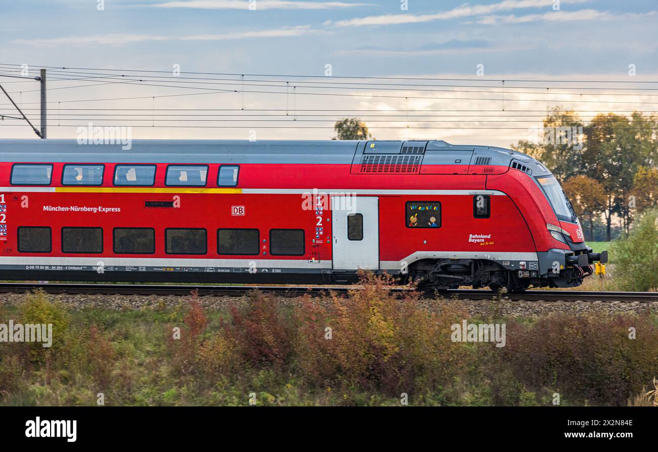 Die Skoda-Wendezug-Garnitur wird von der Deutschen Bahn im Fernverkehr beim München-Nürnberg-Express eingesetzt. Auf dieser Strecke ist der Zug unterw Stock Photo