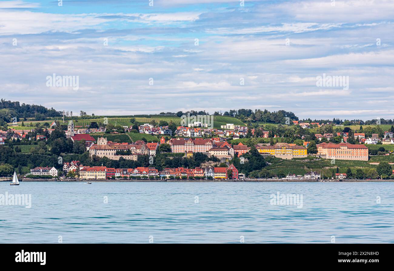 Oahu: Molii Fishpond and Kaneohe Bay Catamaran Tour | GetYourGuide, image size:1300x893
