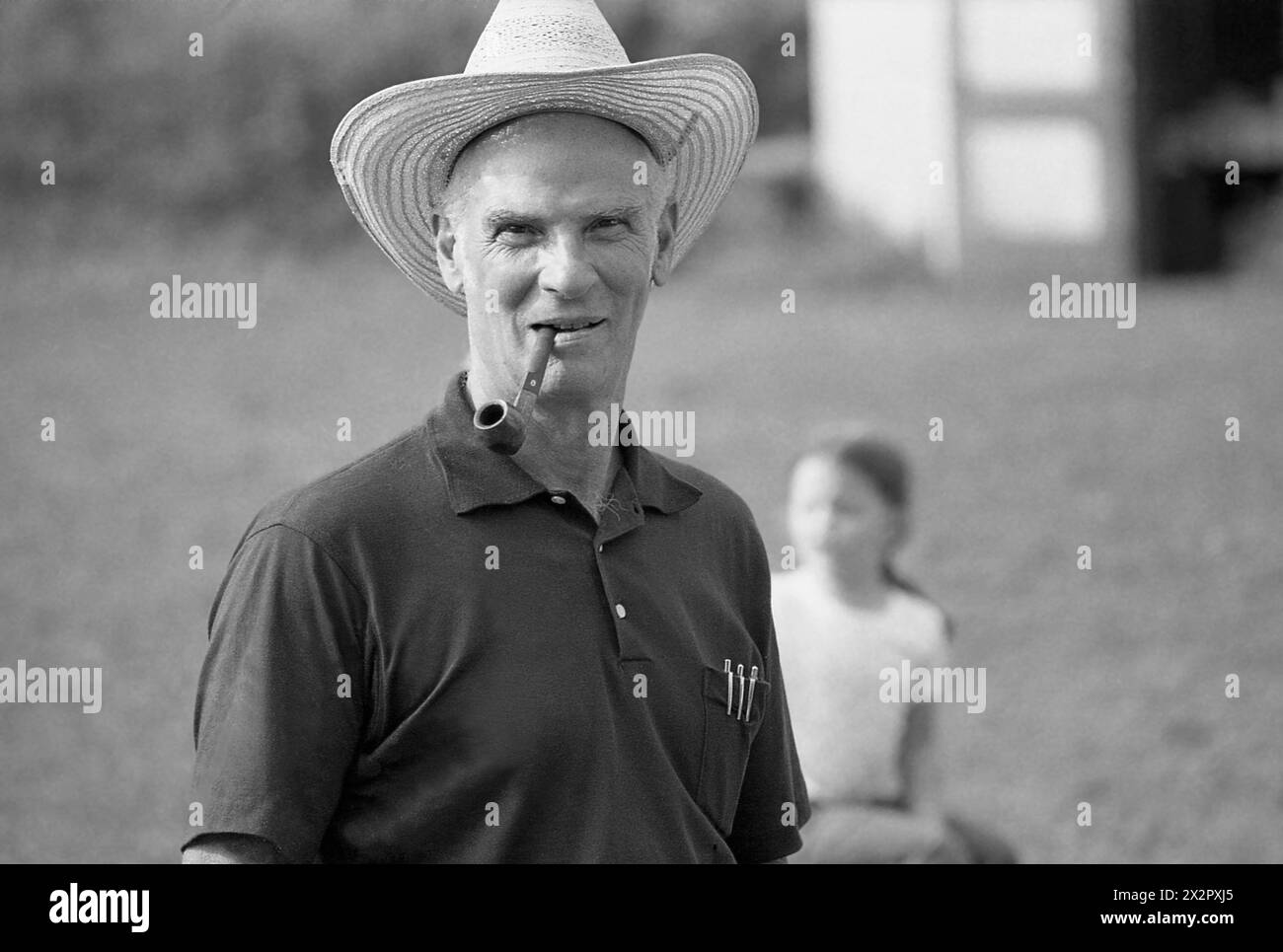Old man with hat smoking a pipe hi-res stock photography and images - Alamy