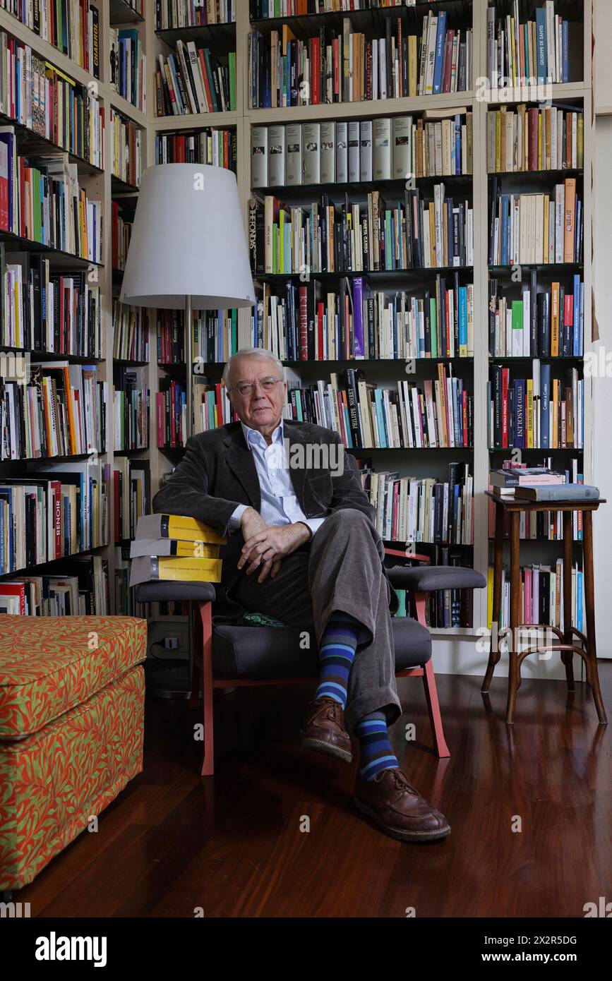 Portrait of Paolo Mereghetti (movie critic) at his place 17/01/2023