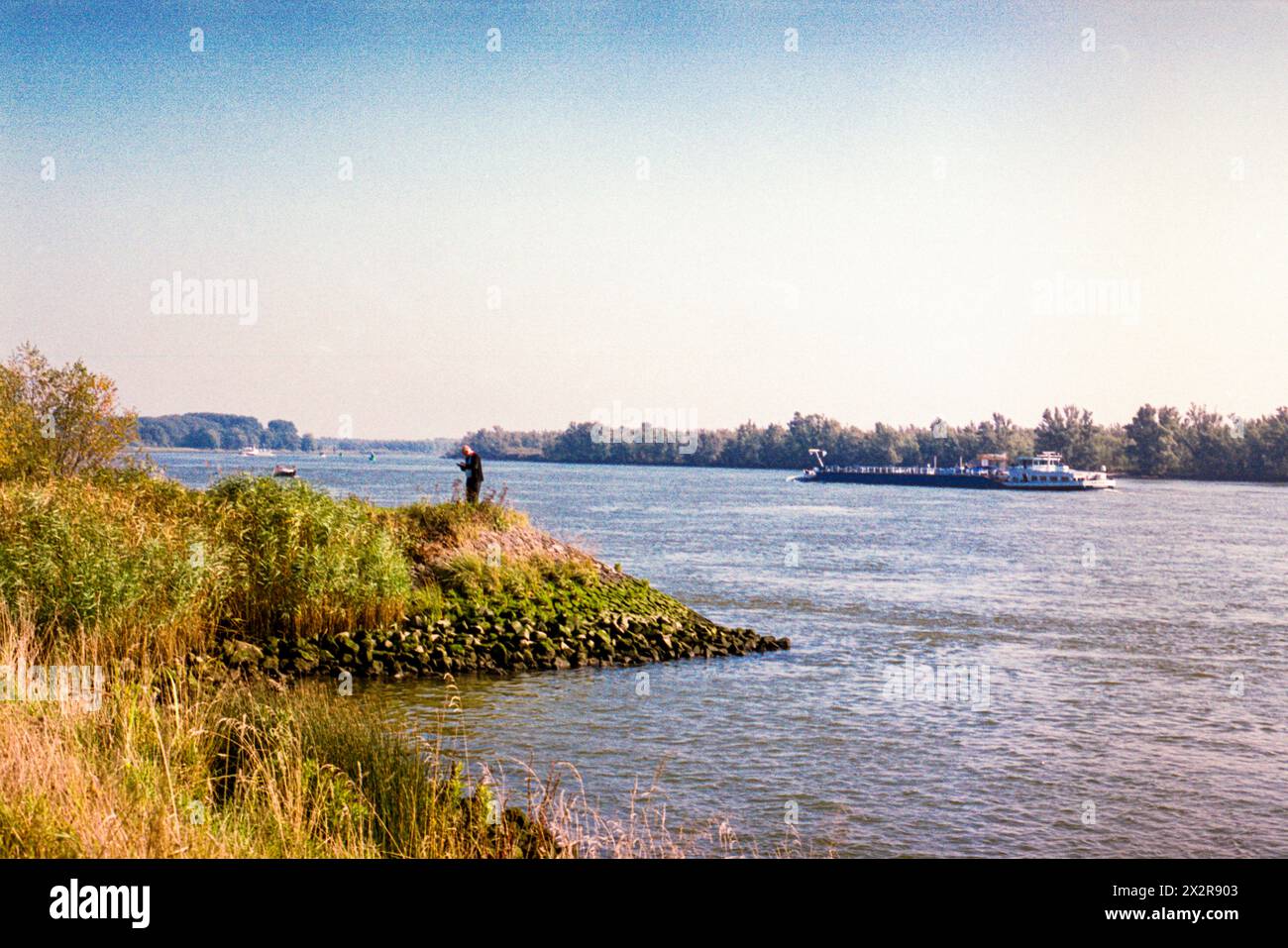 Oude Maas River / Old Maas River View on Oude Maas River / Old Maas River from Poortugaal s River Dike near Delta Psychiatric Hospital. Poortugaal, Netherlands. Poortugaal Oude Maas Zuid-Holland Nederland Copyright: xGuidoxKoppesxPhotox Stock Photo