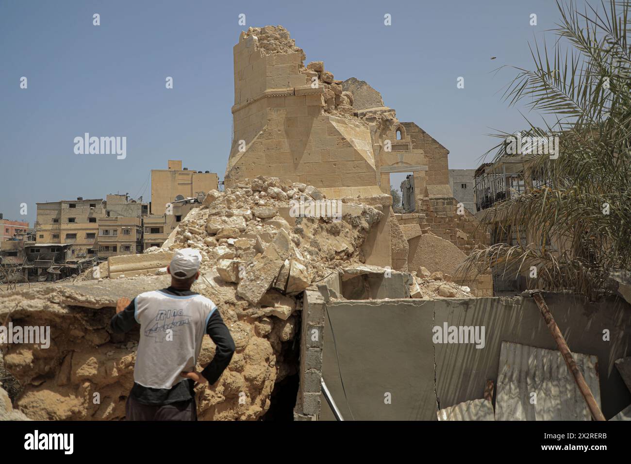 Gaza Castle (240423) -- GAZA, April 23, 2024 (Xinhua) -- A Palestinian man inspects ...