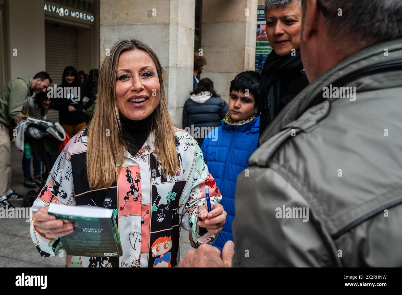 The singer and author Veronica Romero, former contestant of the first edition of Operación Triunfo, signs copies of her book on Paseo Independencia du Stock Photo