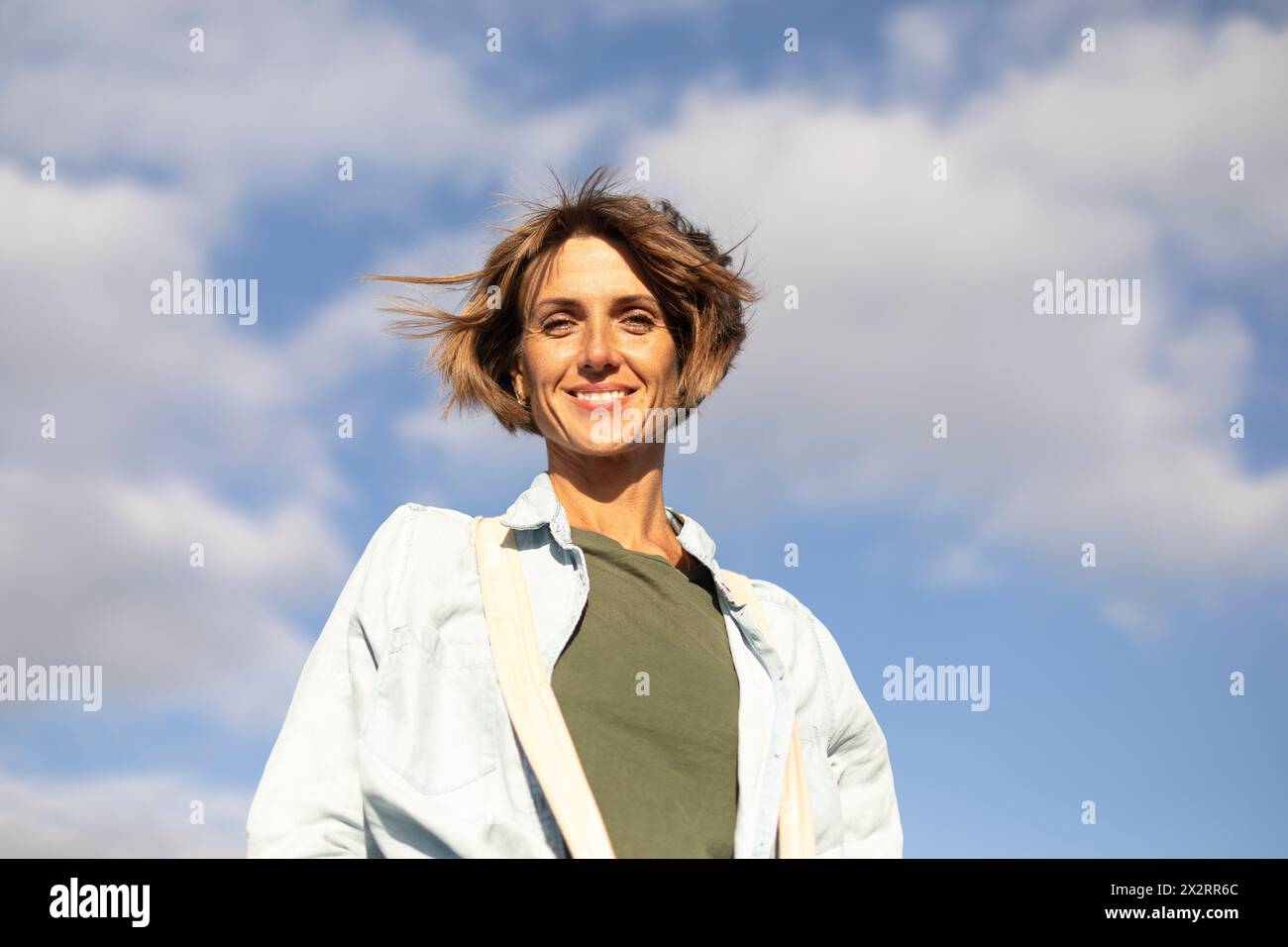 Woman happy mature summer smiling hi-res stock photography and images ...