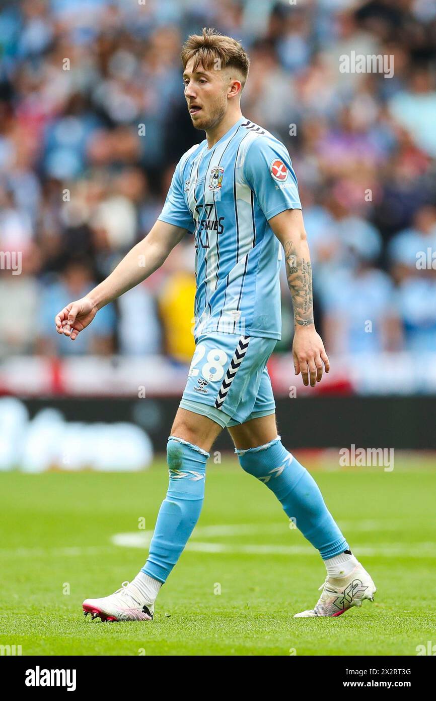 London, UK. 21st Apr, 2024. Coventry City midfielder Josh Eccles (28) during the Coventry City FC v Manchester United FC Emirates FA Cup Semi-Final match at Wembley Stadium, London, England, United Kingdom on 21 April 2024 Credit: Every Second Media/Alamy Live News Stock Photo