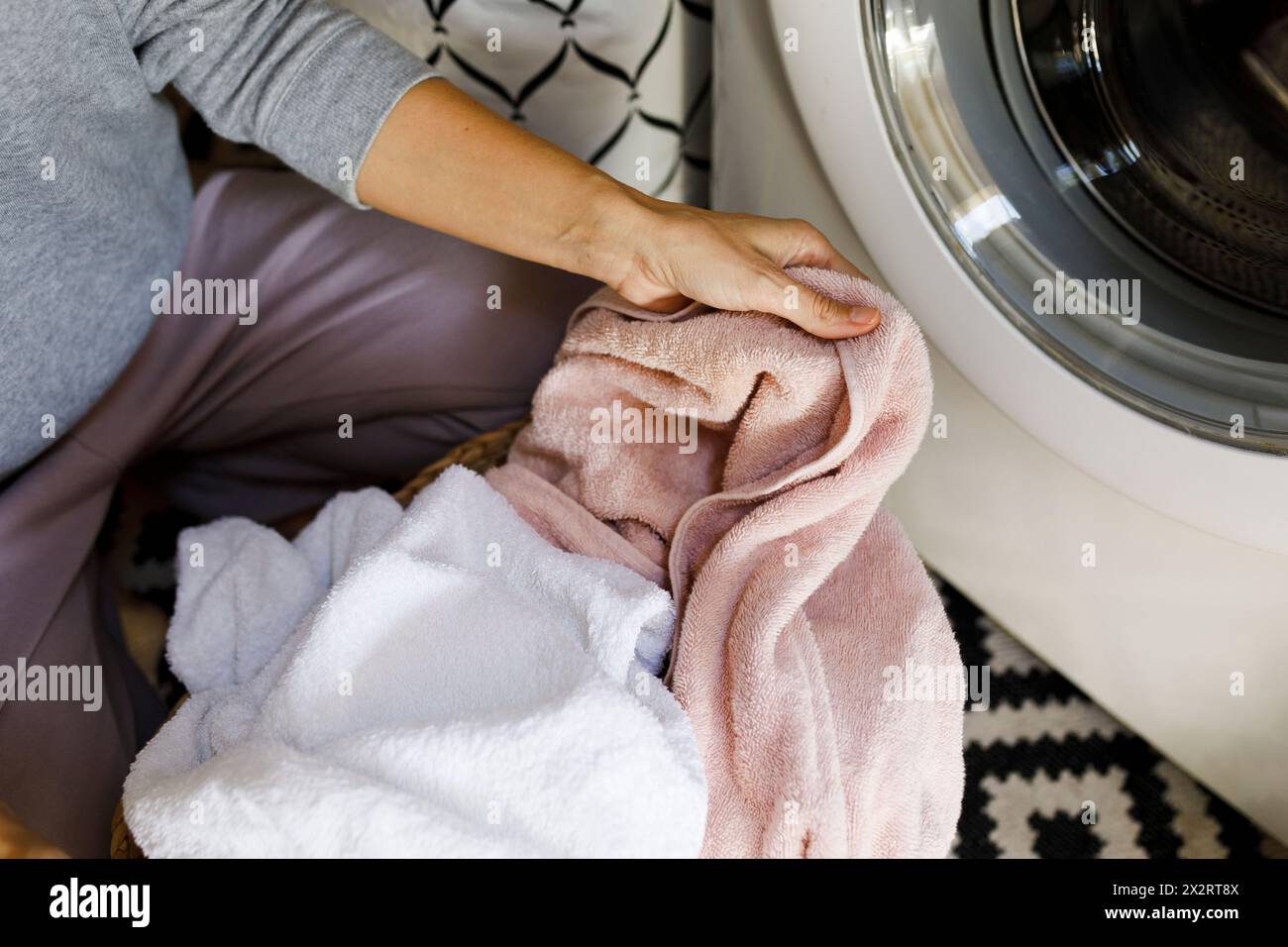 Woman doing household chores hi-res stock photography and images - Alamy