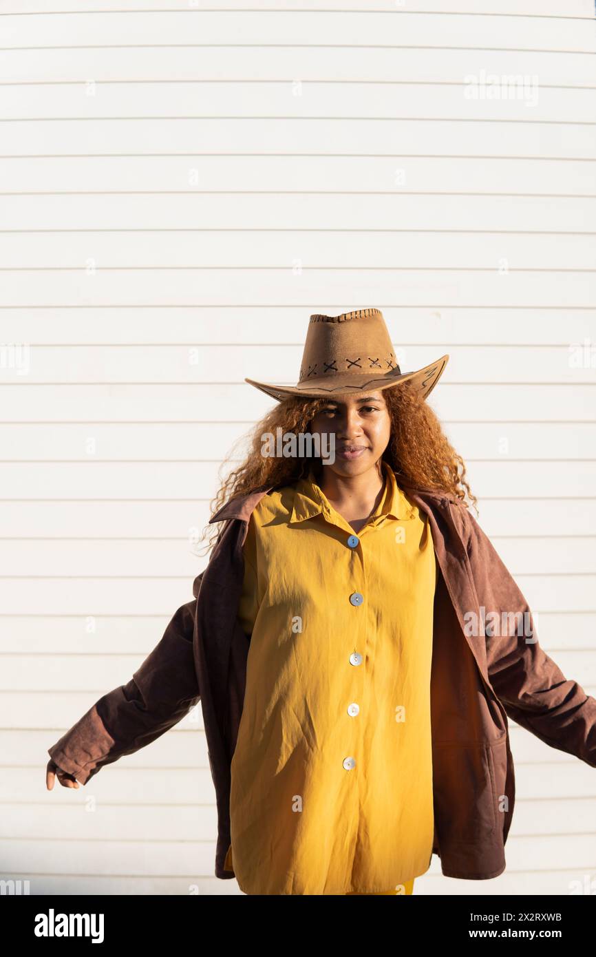 Cowboy wearing hat hi-res stock photography and images - Alamy