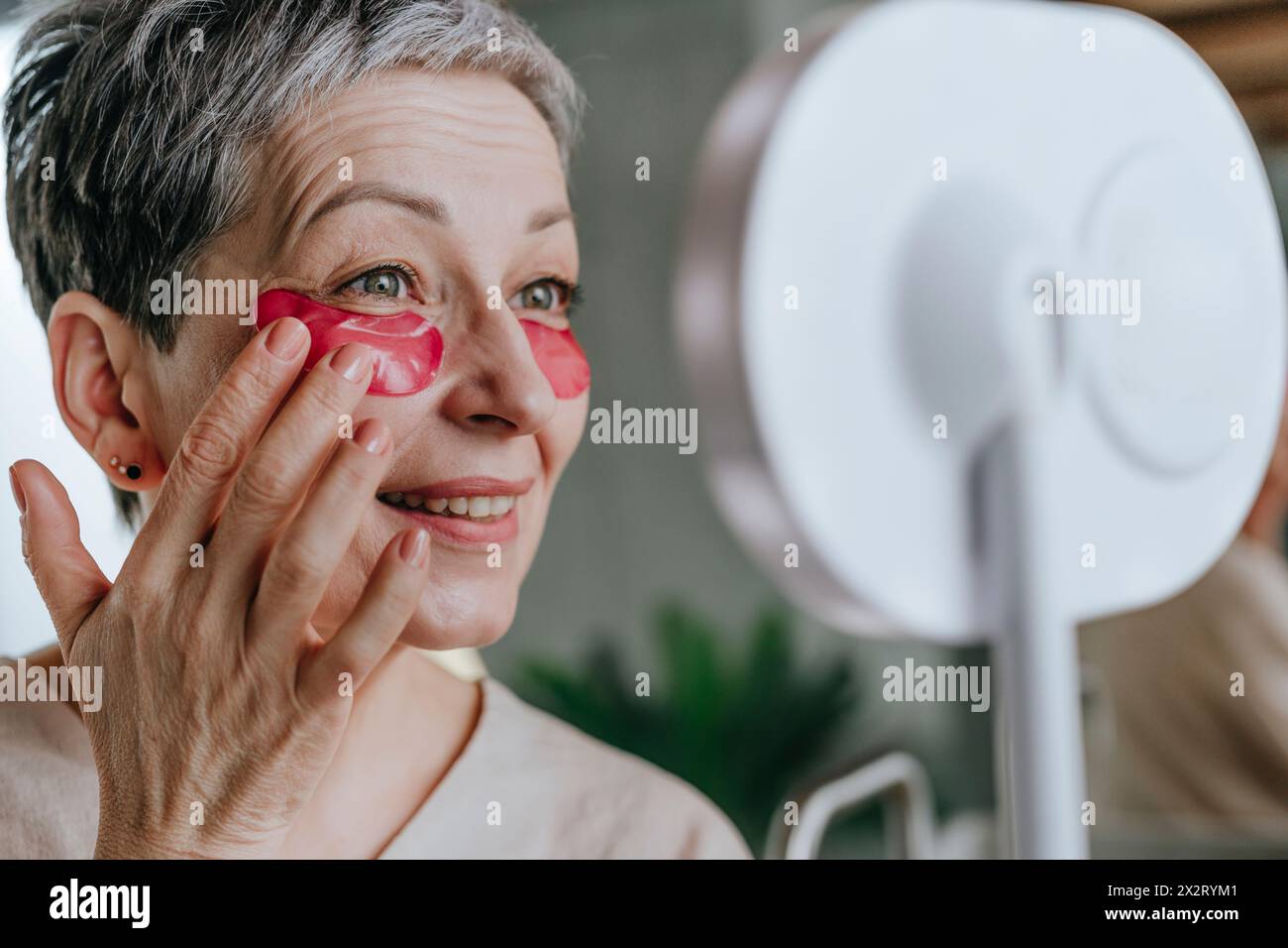 Mature woman beauty mask hi-res stock photography and images - Alamy