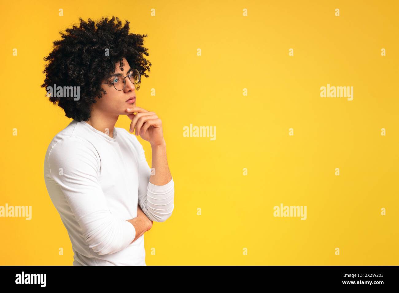 Profile man in black hi-res stock photography and images - Alamy