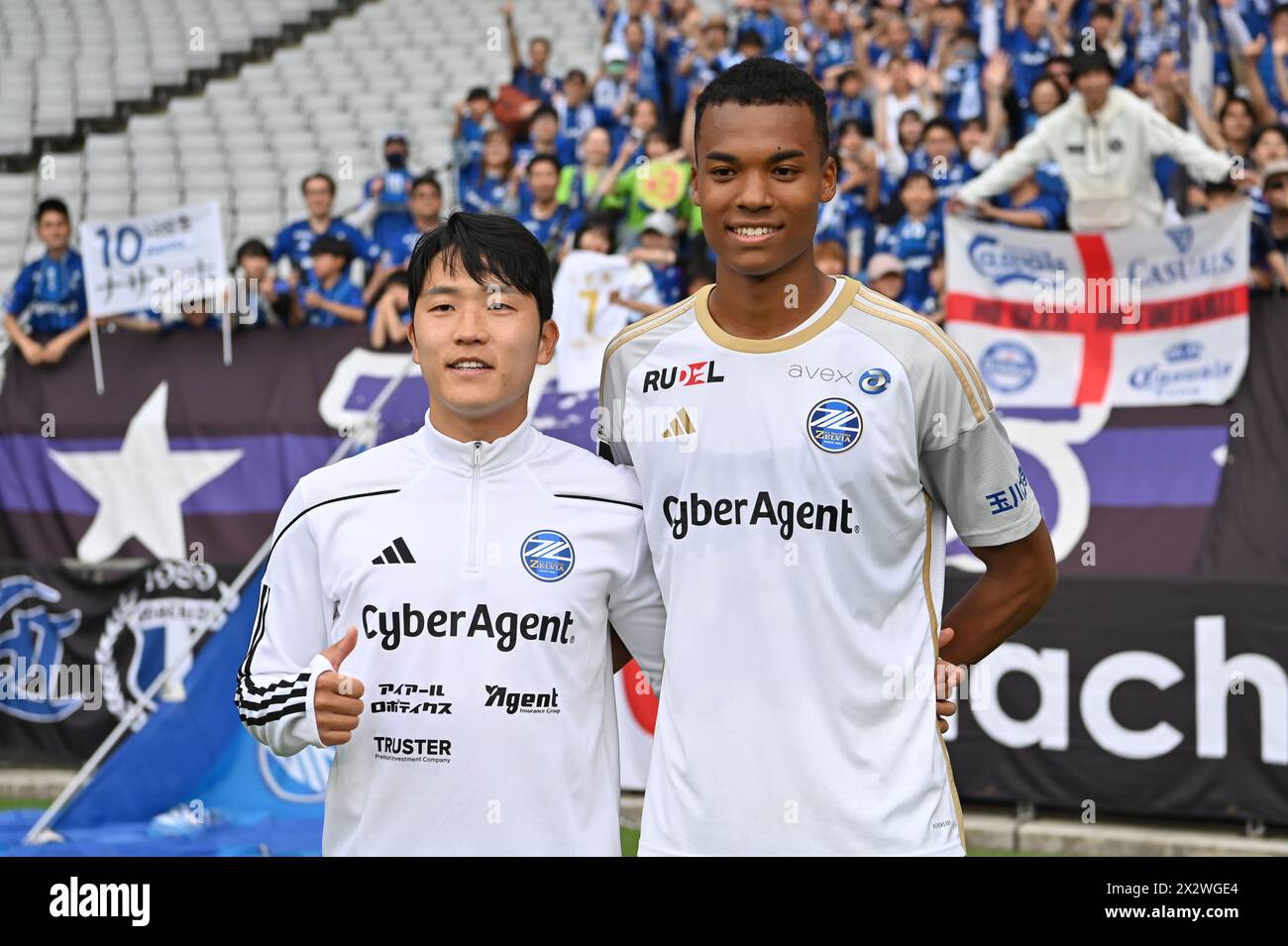 Tokyo, Japan. 21st Apr, 2024. FC Machida Zelvia's Na Sang-Ho, left, and Henry Heroki Mochizuki pose after the 2024 J1 League match between FC Tokyo 1-2 FC Machida Zelvia at Ajinomoto Stadium in Tokyo, Japan, April 21, 2024. Credit: AFLO/Alamy Live News Stock Photo