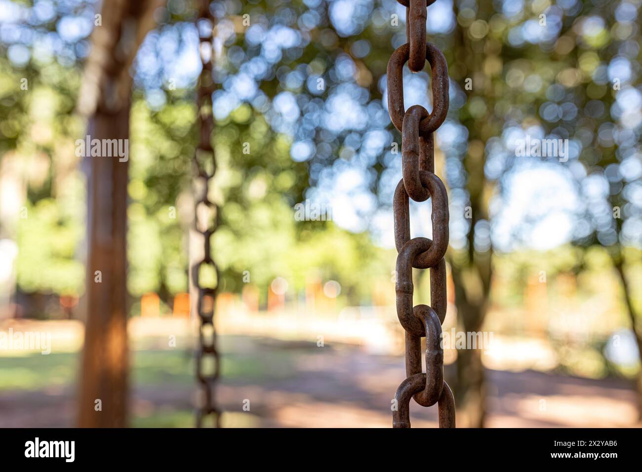 Suspended by chains hi-res stock photography and images - Alamy