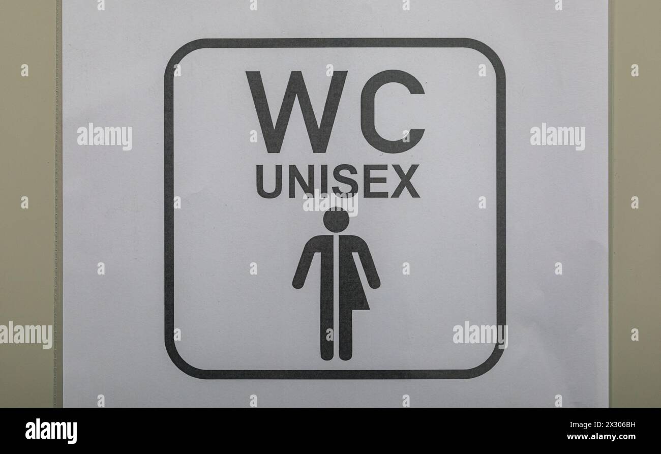 Ein WC bei einem Veraltwungsgebäude der kantonalen Verwaltung des Kanton Zug ist für unterschiedliche Geschlechter geeignet. (Zug, Schweiz, 07.05.2022 Stock Photo