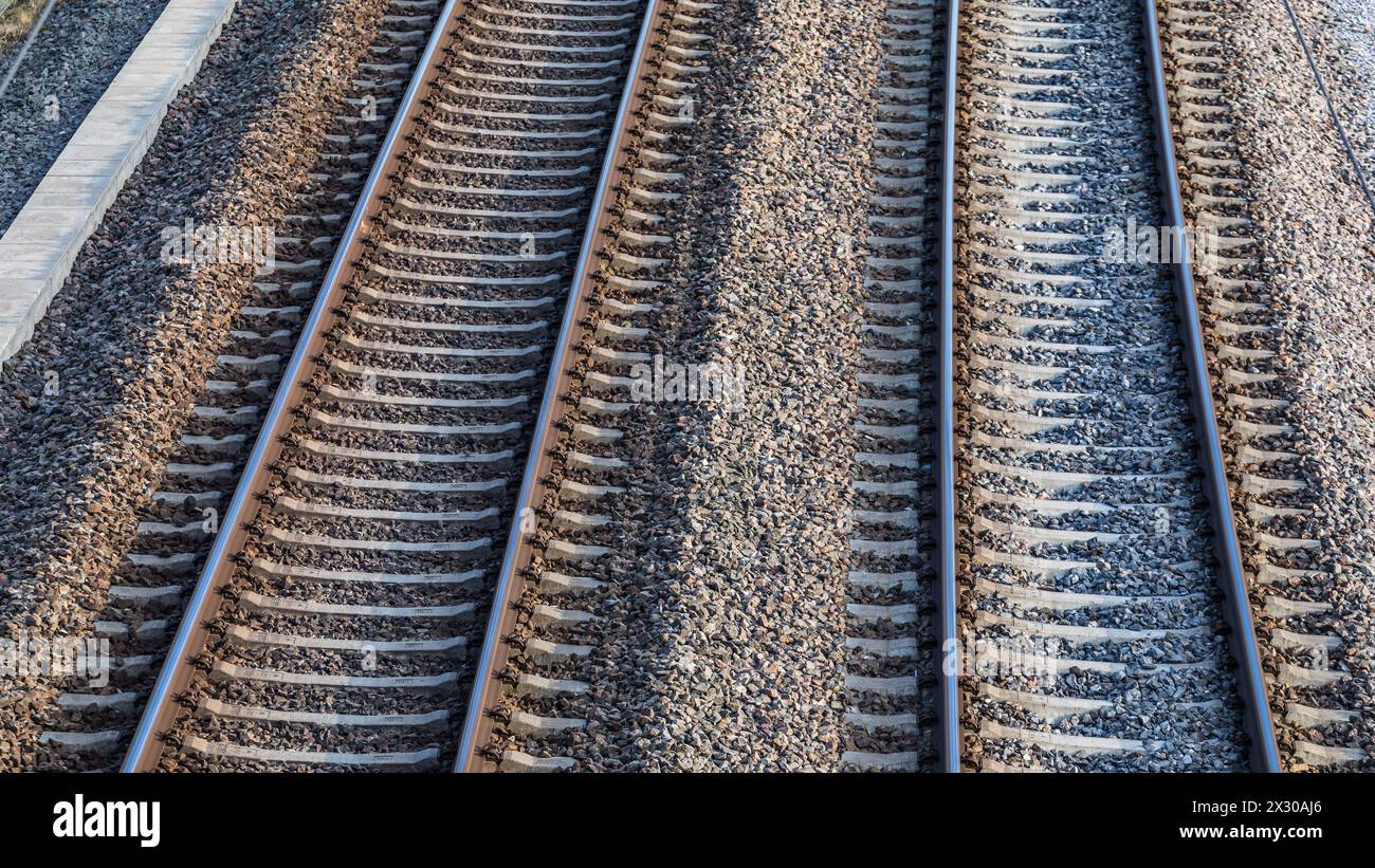 Bassersdorf, Schweiz - 23. Januar 2022: Eisenbahnschienen auf der ...
