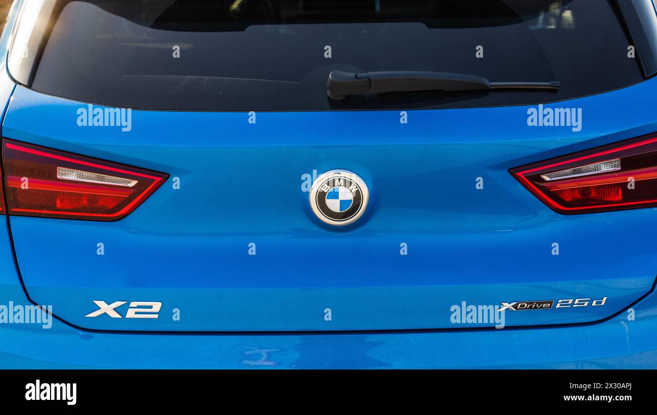 Hüntwangen, Schweiz - 25. Januar 2022: Heckdetail eines BMW X2. Stock Photo