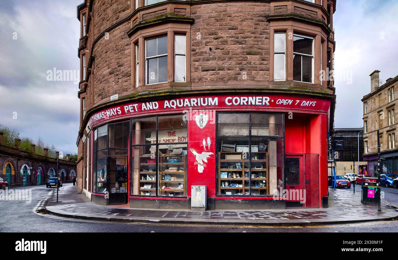 Glasgow, Scotland - 19th April 2024: An independent pet shop on a street corner Stock Photo