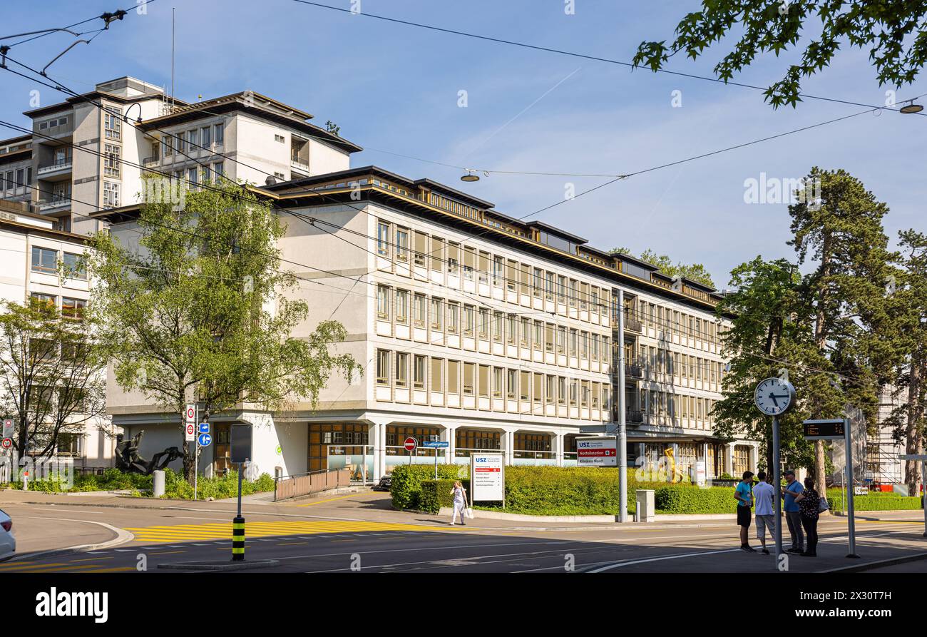 Der Rämitrakt ist der älteste Teil der Zürcher Universitätsspital und ist denkmalgeschützt. Noch heute ist der Trakt, vornehmlich für ambulante Behand Stock Photo