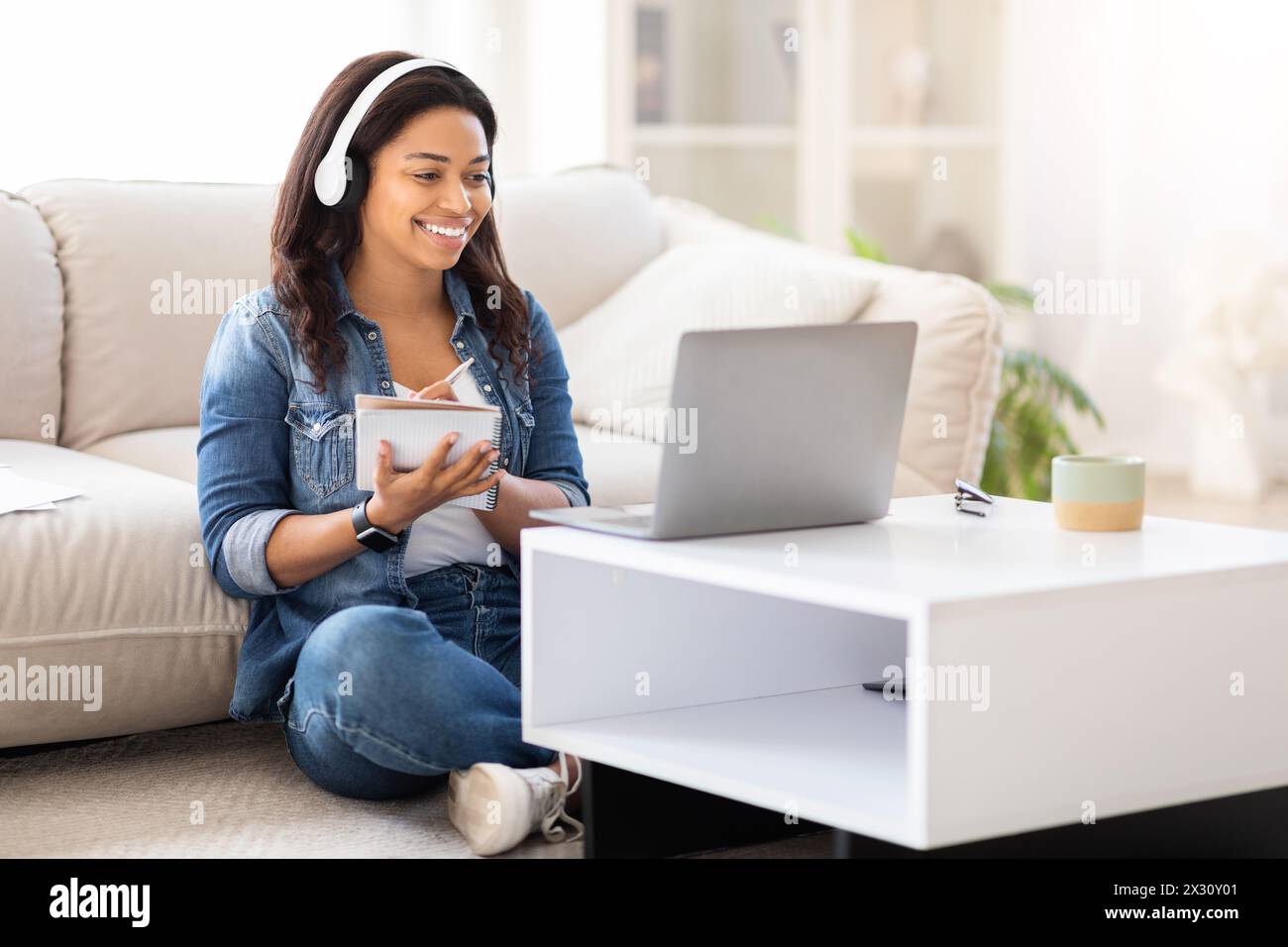 Focused adult black woman hi-res stock photography and images - Alamy