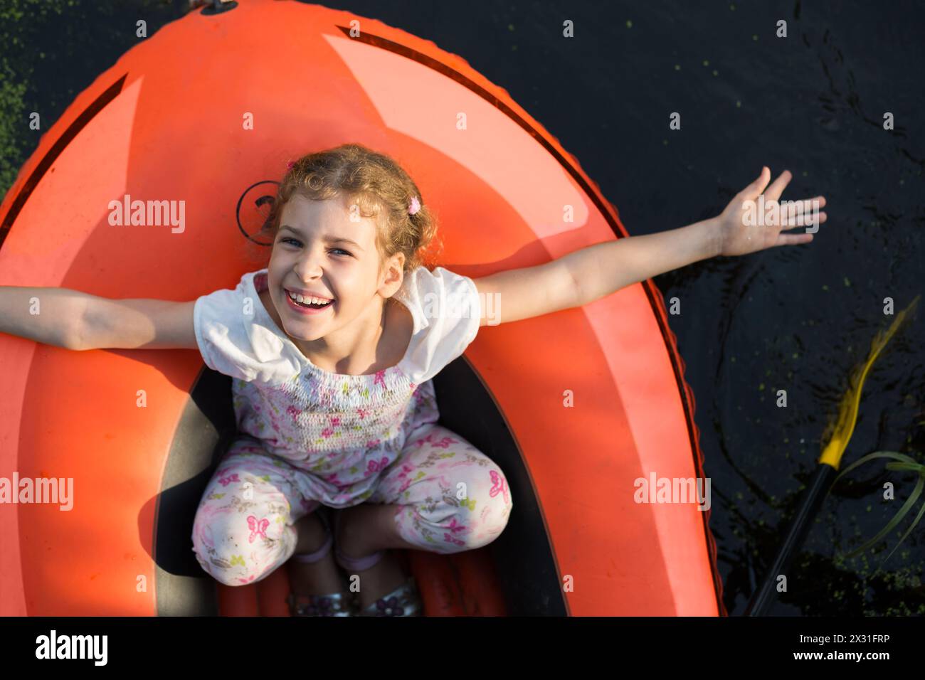 Woman In Inflatable Raft Girl floating in inflatable raft hi-res stock photography and images ...