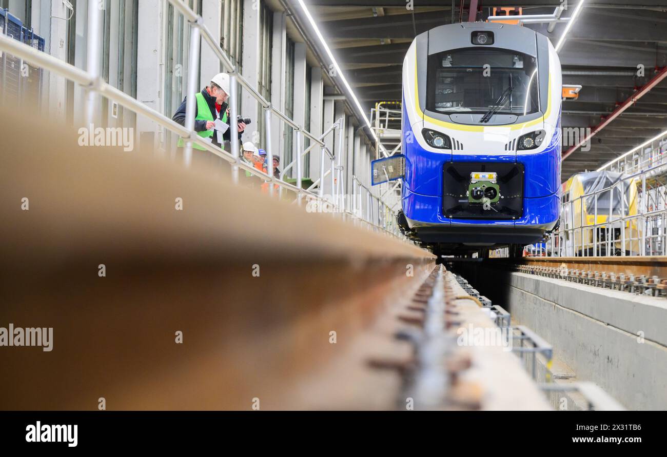 Double decker train stands hi-res stock photography and images - Alamy