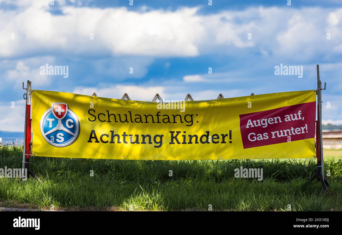 Der Touring Club der Schweiz (kurz TCS) sensibilisiert Verkehrsteilnehmer, dass nach den Sommerferien wieder Schulbeginn ist und Schüler auf der Stras Stock Photo