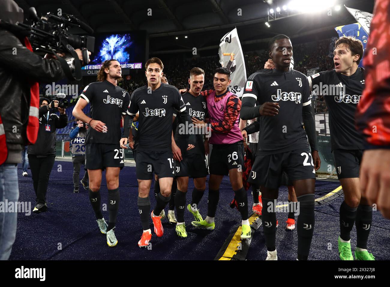 Lazio after the goal 2 1 hi-res stock photography and images - Page 2 -  Alamy, image size:1300x956