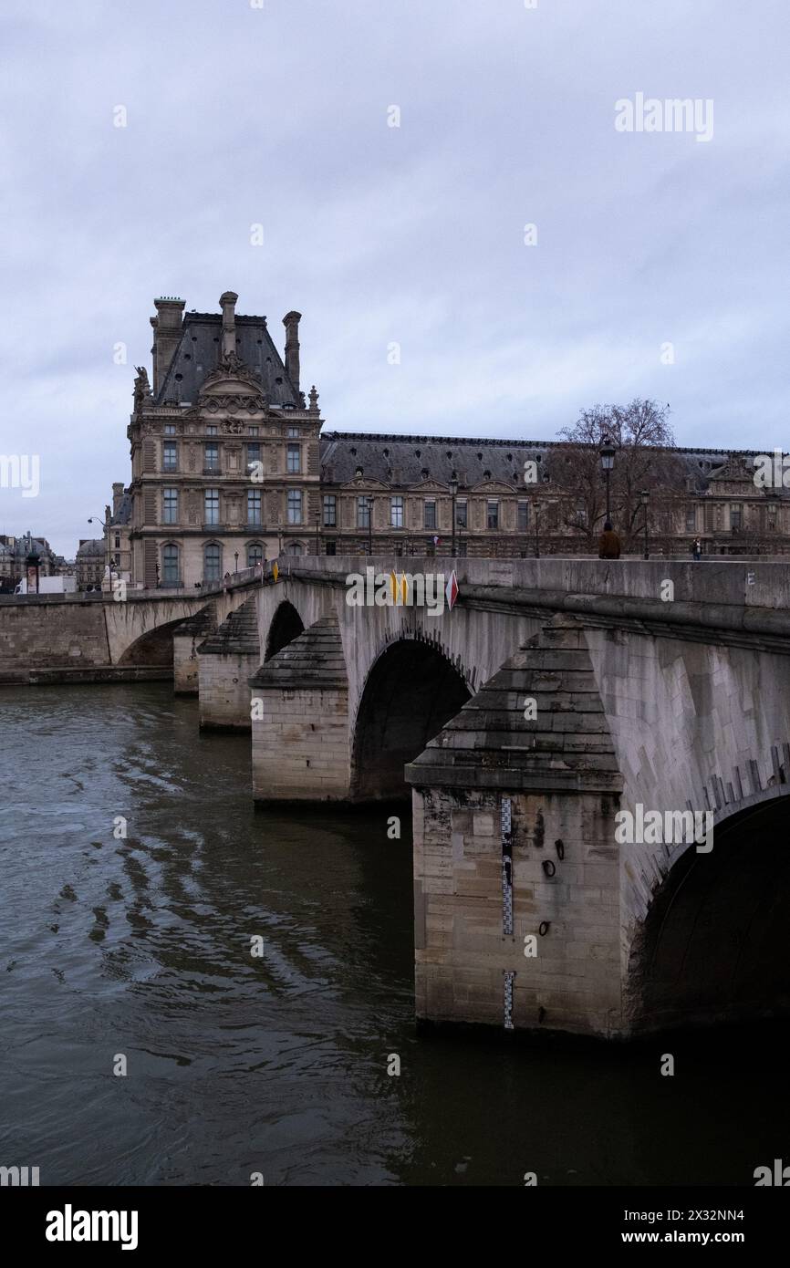 The Pont Royal with the Palais Royal Museeum du Louvre in Paris, capital of France on 5 January 2023. Le Pont Royal avec le Palais Royal Musee du Louv Stock Photo