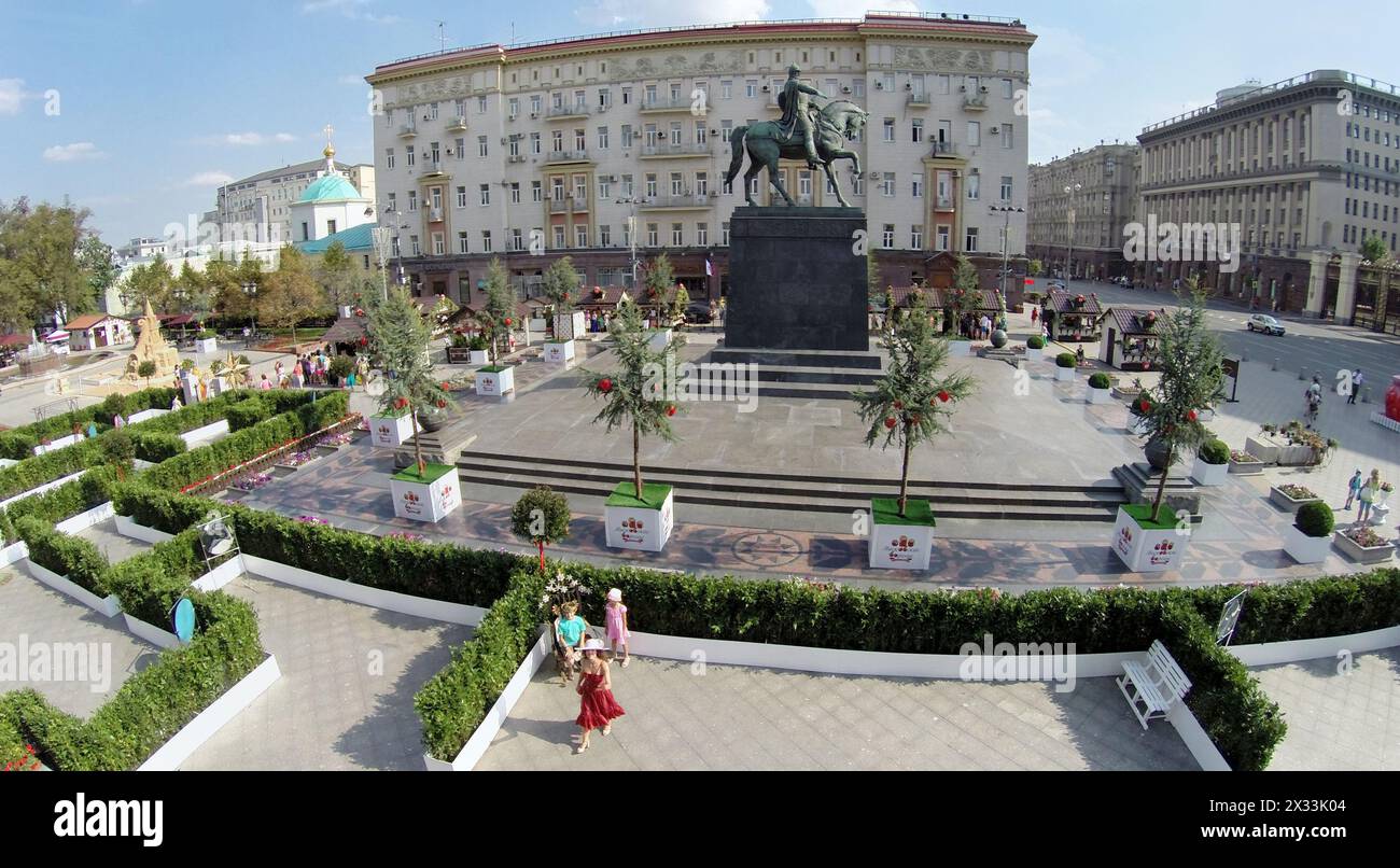 MOSCOW - AUG 12, 2014: Monument to Yuri Dolgoruky during the Moscow festival jam on Tverskaya Square, aerial view Stock Photo