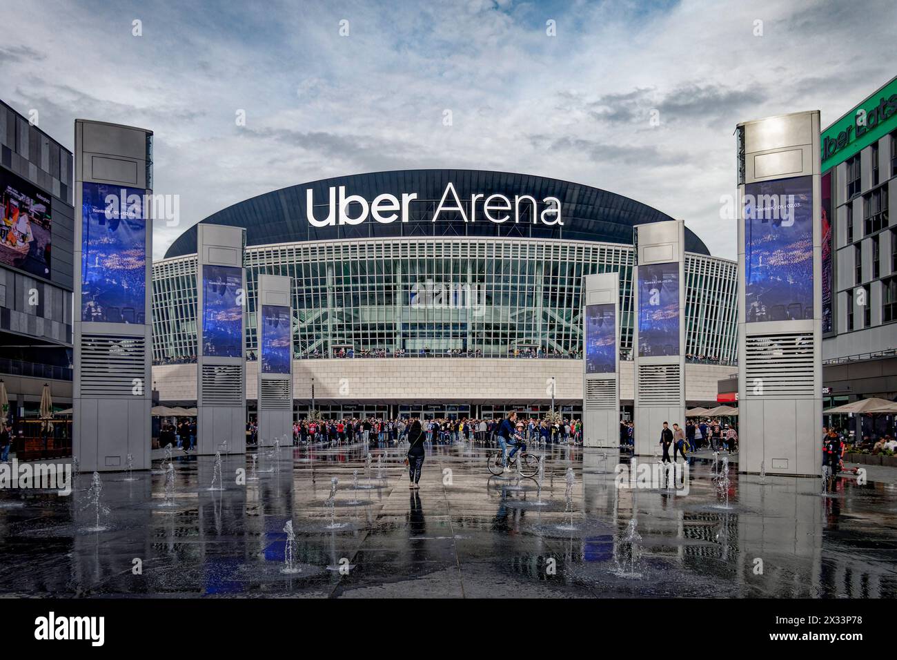 Uber Arena, bis 2015 O2 World Berlin, bis März 2024 Mercedes-Benz-Arena, Mehrzweckhalle, Sportveranstaltungen, Konzerte, Events, Umbennung zur Uber-Ar Stock Photo