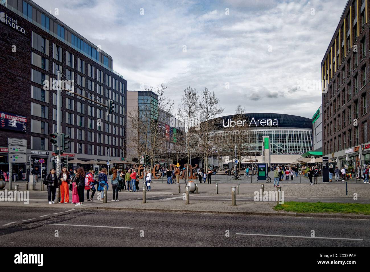 Uber Arena, bis 2015 O2 World Berlin, bis März 2024 Mercedes-Benz-Arena, Mehrzweckhalle, Sportveranstaltungen, Konzerte, Events, Umbennung zur Uber-Ar Stock Photo