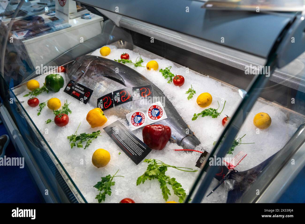 Alimentos y plasticos hi-res stock photography and images - Alamy