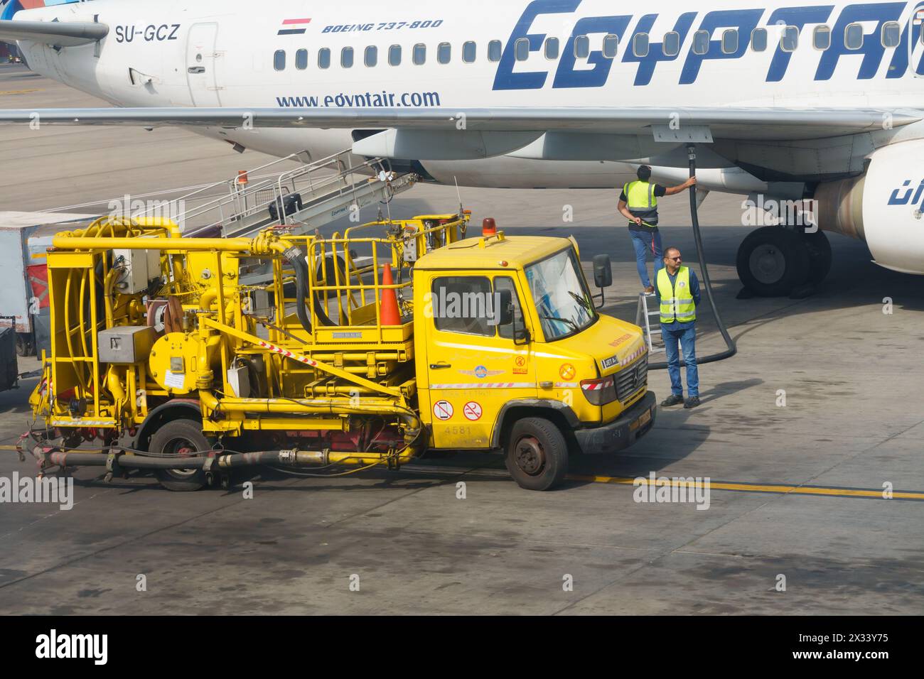 Re-fuelling Egyptair Airbus A320 Neo at Luxor Airport, Egypt Stock Photo
