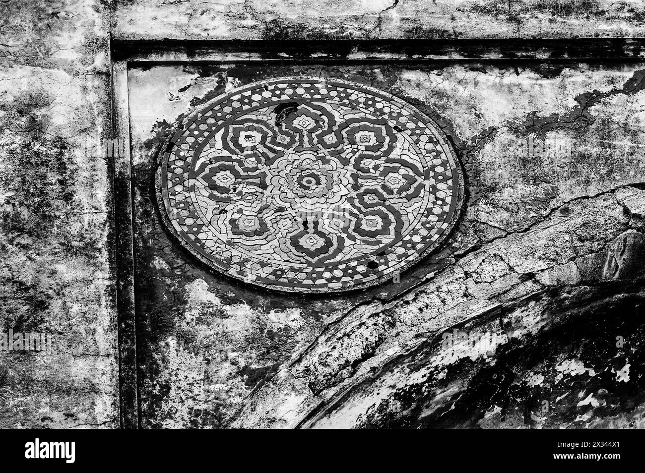 11jun2004Vintage Old Black and White Photo of blue stone inlay work