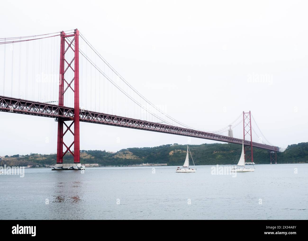 Lisbon, Lissabon, 23.03.2024: Travelpictures Lisbon,  Ponte 25 de Abril. Stock Photo