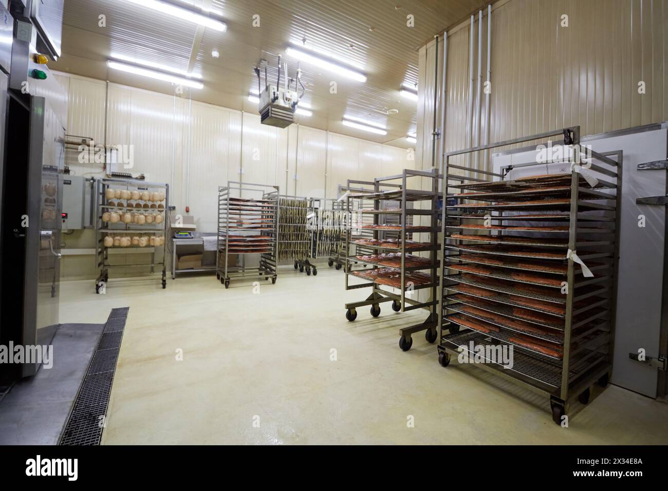 Fish Fillet Racks Fat wheeled hi-res stock photography and images - Alamy