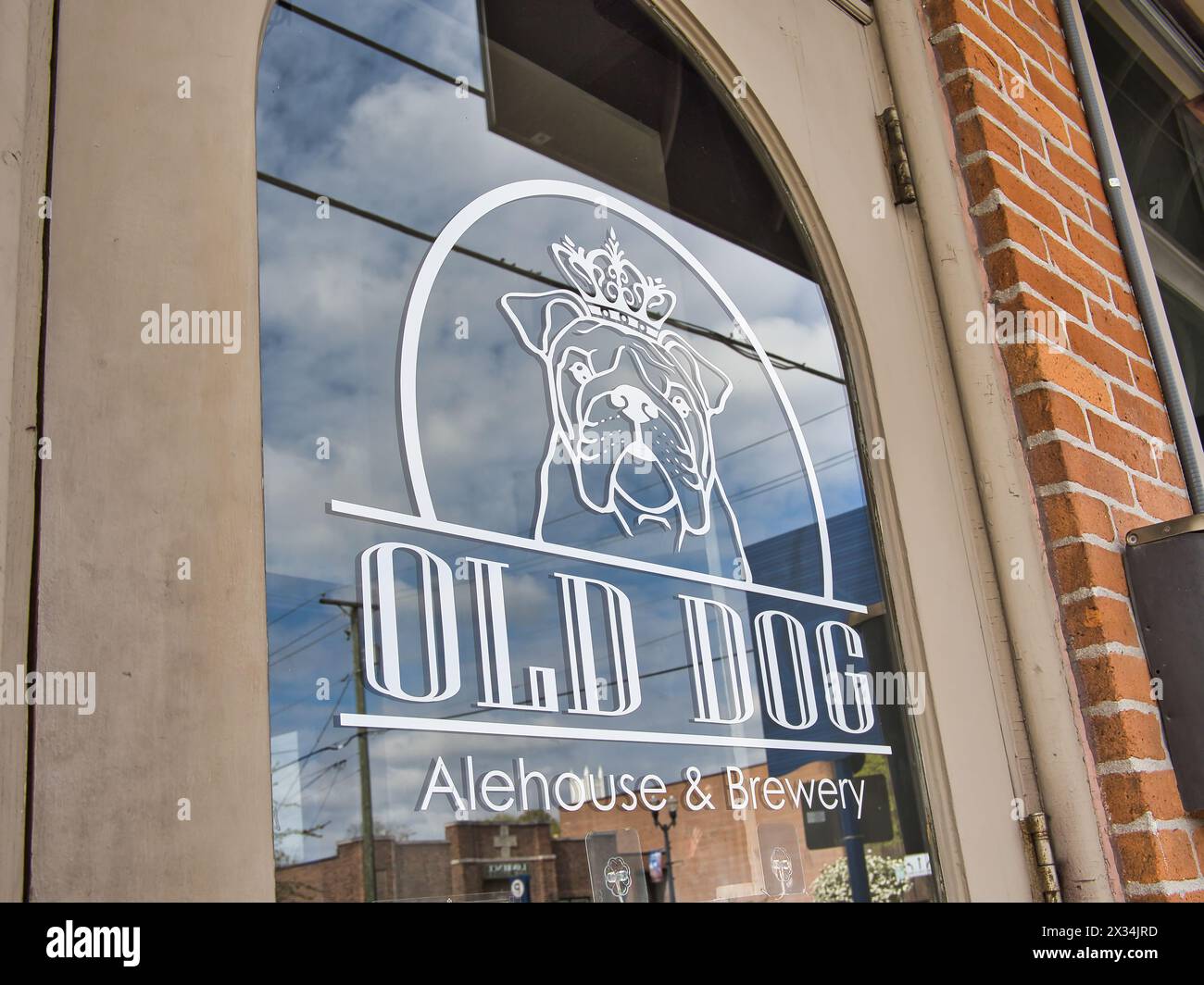 Old dog alehouse hires stock photography and images Alamy