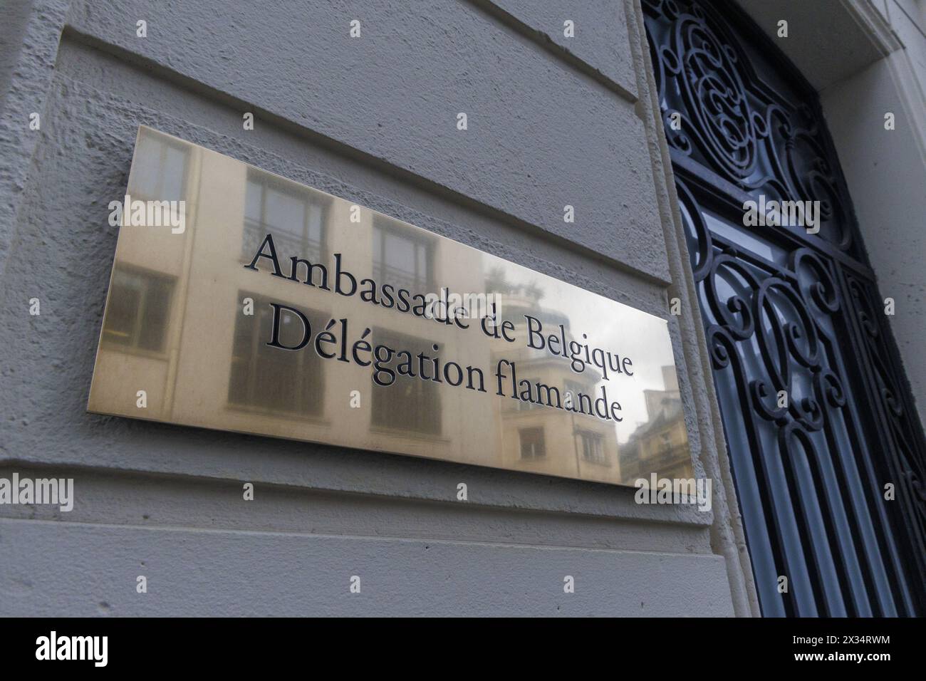 Paris, France. 24th Apr, 2024. A sign reads 'Ambassade de Belgique' 'Delegation flamande', is seen at the Flemish house during an industrial mission to France, in Paris, Wednesday 24 April 2024. A delegation of Flemish politicians, officials and industrial leaders are visiting France to discuss innovation and sustainability. BELGA PHOTO NICOLAS MAETERLINCK Credit: Belga News Agency/Alamy Live News Stock Photo