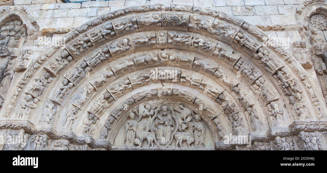 Church of San Miguel portal. Estella-Lizarra town, Navarre, Northern Spain Stock Photo