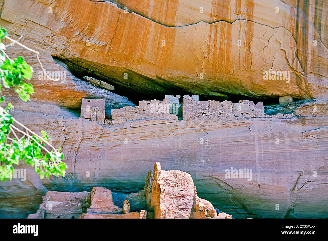 White House Ruin, settlement built 1000 years ago, early Pueblo culture, Canyon de Chelly National Monument, area of the Navajo Nation in the Stock Photo
