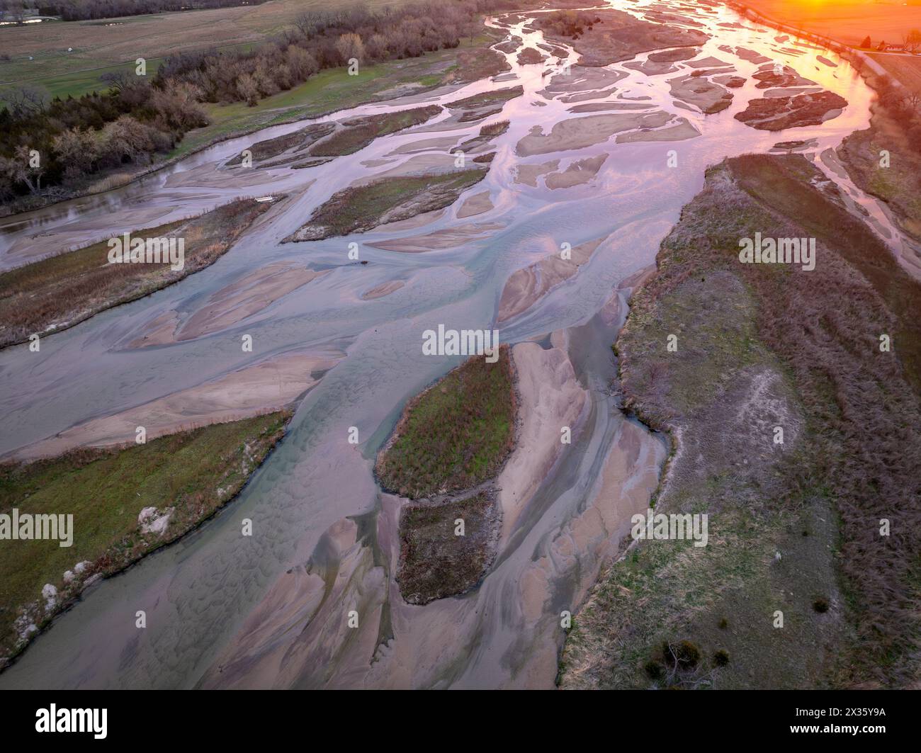 Nebraska Spring Springtime Sunrise over platte river hi-res stock photography and images - Alamy