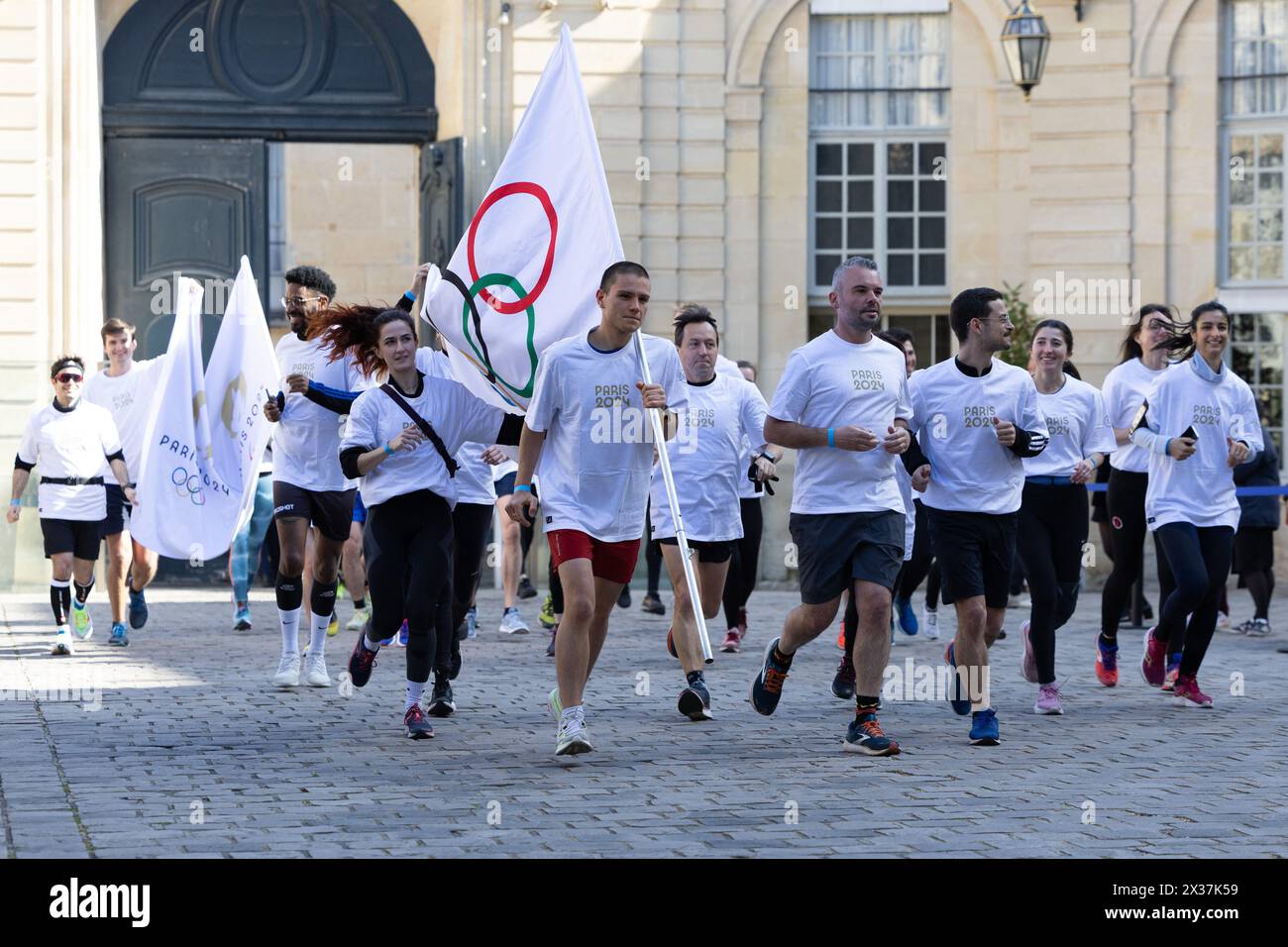 Paris 2024 pour tous hires stock photography and images Alamy