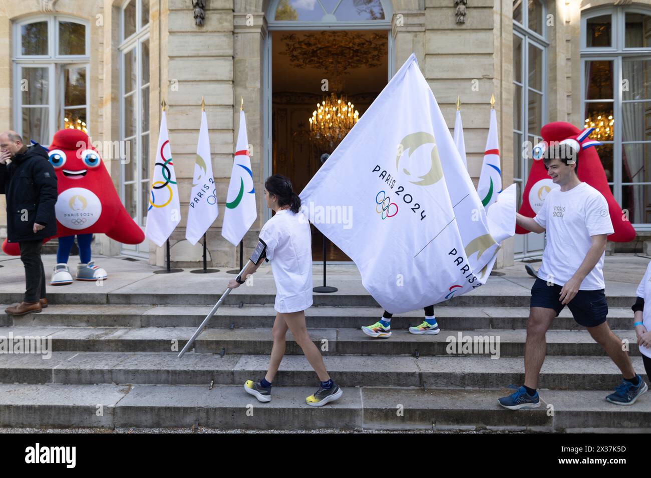 Paris, France. 25th Apr, 2024. Olympics Flag Tour at the Hotel de