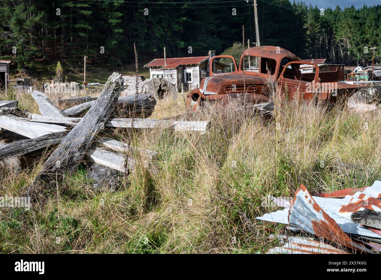 Abandoned old truck wreck hi-res stock photography and images - Alamy