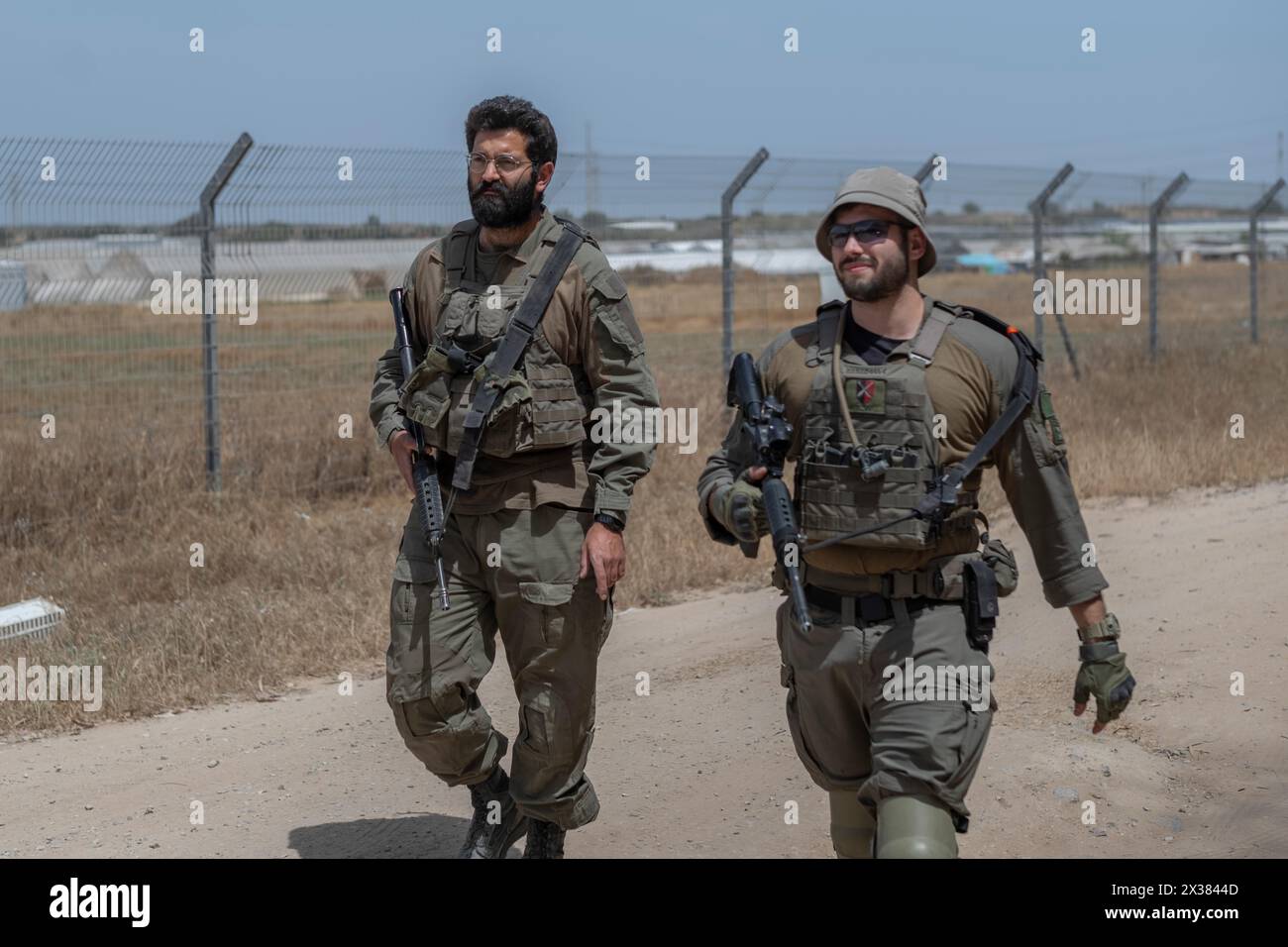 Zikim, Israel. 25th Apr, 2024. Israeli soldiers patrol an area in Zikim ...